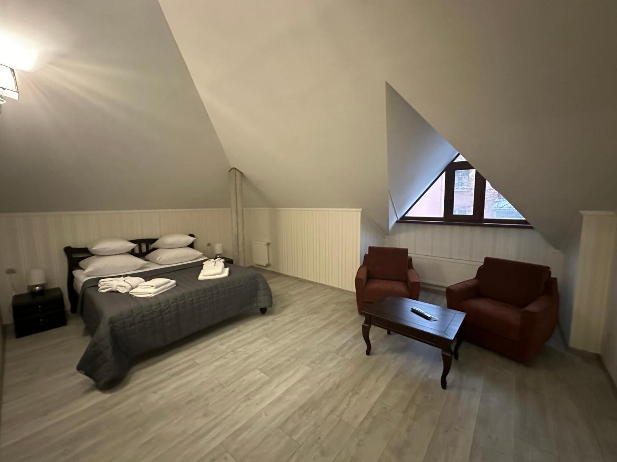 Centralnyi hotel Połtawa Zewnętrze zdjęcie