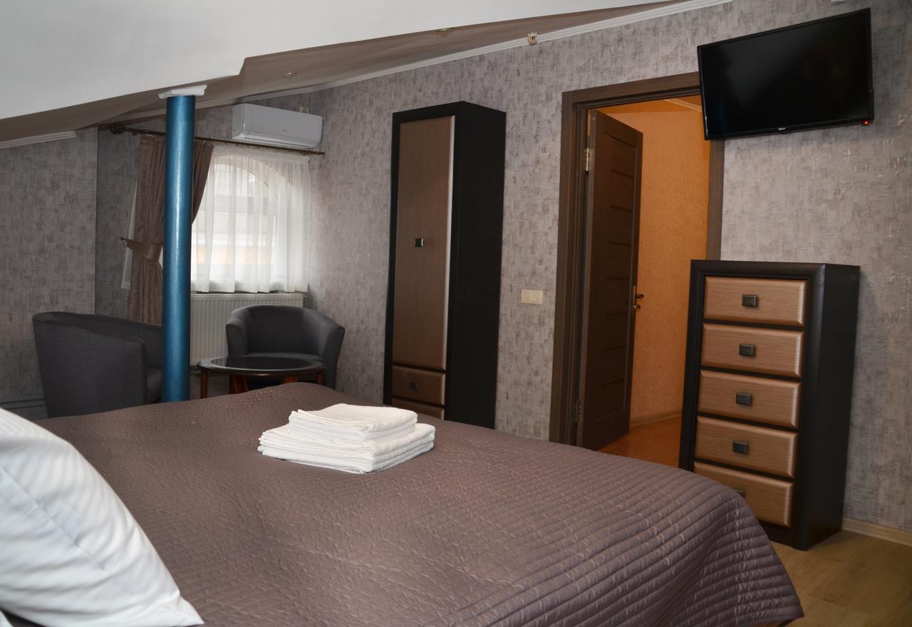 Centralnyi hotel Połtawa Zewnętrze zdjęcie