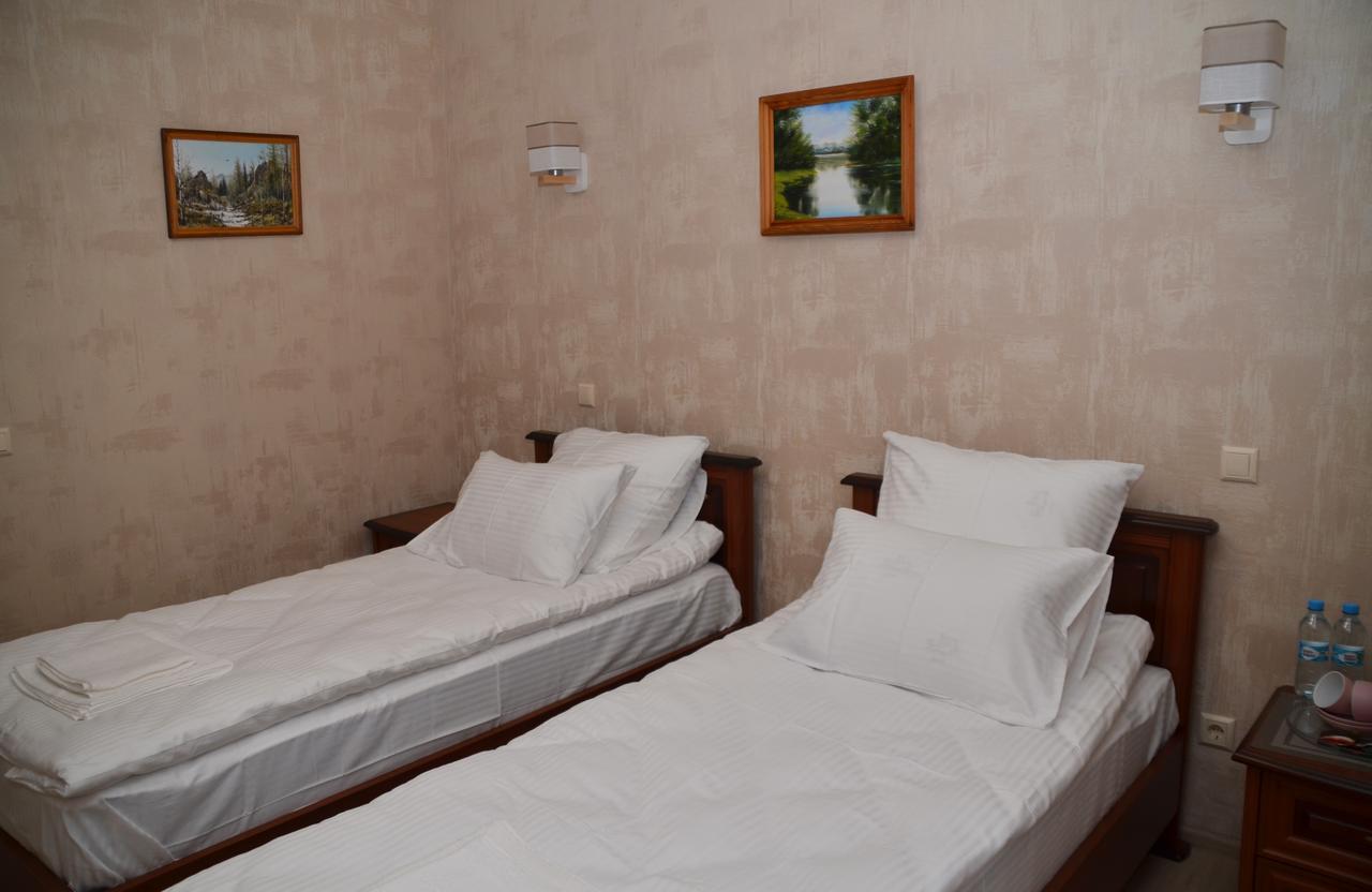 Centralnyi hotel Połtawa Zewnętrze zdjęcie