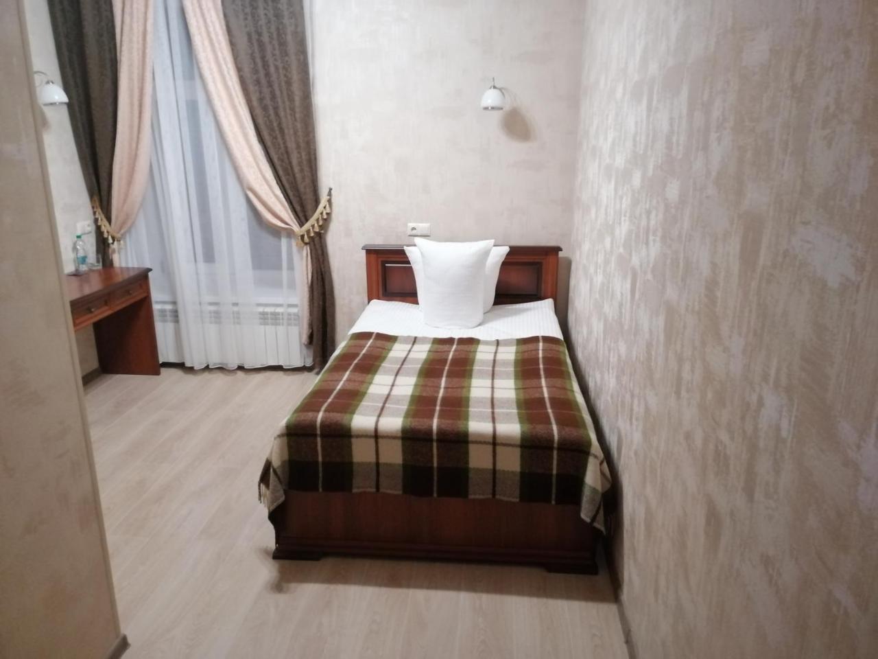 Centralnyi hotel Połtawa Zewnętrze zdjęcie